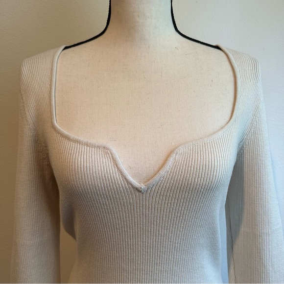 H&M Cream Ribbed Sweetheart Neckline Long Sleeve Sweater - Picture 4 of 6